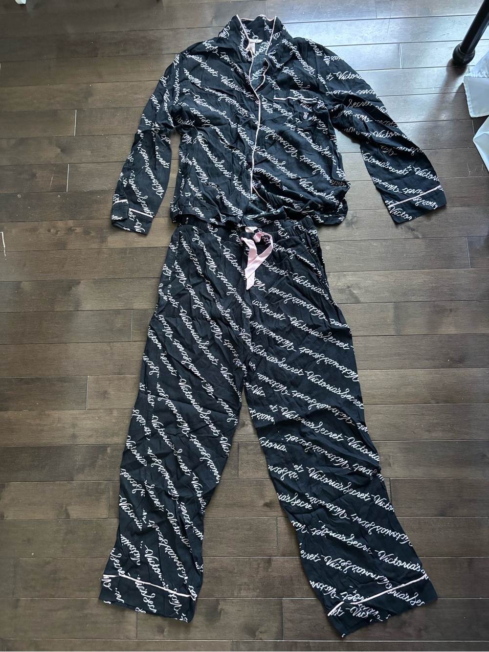 Victoria's Secret Black Script-Print Women’s Pajama Set with Pink Drawstring